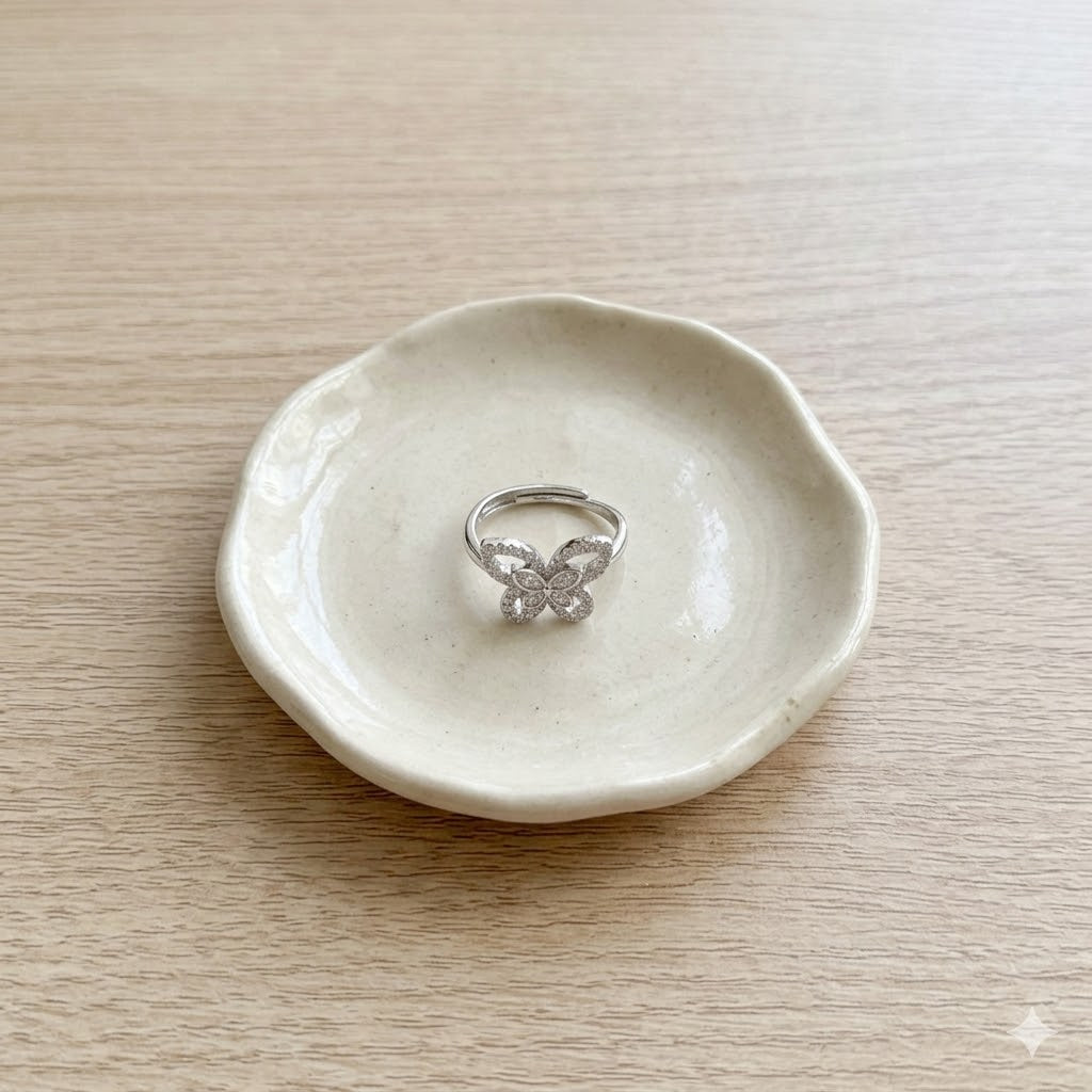 蝴蝶造型戒指